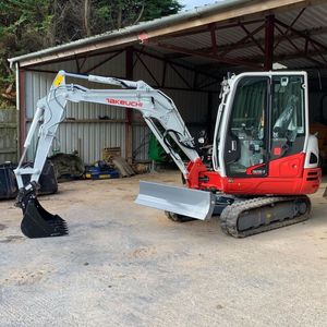 รถขุดขนาดเล็ก Takeuchi TB235-2 มือสอง ราคาโรงงานถูก พร้อมเครื่องยนต์ Yanmar และปั๊มไฮดรอลิก HYDAC ประสิทธิภาพสูง - Product Image 1