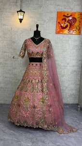 BD lanza su lehenga de red de mariposa con vuelo de 4 metros, de calidad excepcional, con capas de cancan y lona, una fusión perfecta. - Product Image 2
