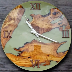 Nouvelle Arrivée Horloge Murale Moderne en Résine Époxy Transparente, Décoration Murale Industrielle, Horloge en Bois et Résine d'Inde - Product Image 1