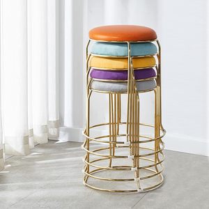 Taburete Apilable Redondo con Asiento de Cuero y Patas de Metal Dorado, para Sala de Estar, Dormitorio, Maquillaje, Café, Té, Comedor, Taburete Multiusos - Product Image 4