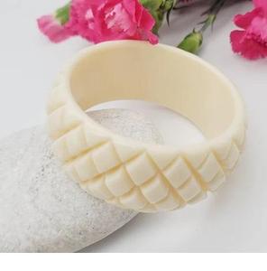 กำไลเรซินทำมือสำหรับผู้หญิงเหมาะสำหรับสวมใส่ทุกวันและให้เป็นของขวัญชุดกำไลเรซิ่นสีสันสดใส - Product Image 1
