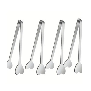 Utensilios de cocina: Elegantes pinzas de cocina de acero inoxidable para asar y servir carne a la parrilla, con un diseño elegante. - Product Image 6