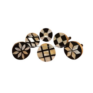 Perilla de madera y fregona de lujo Diseño elegante y duradero Perfecto para interiores de hoteles y oficinas en el hogar Disponible en diversos tamaños y estilos - Product Image 3