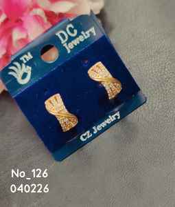 Pendientes Elegantes y Modernos de Acero Inoxidable con Circonitas para Mujer, Ideales para Bodas y Fiestas - Product Image 3