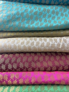 Tissu brocart Butti Banarasi 100% polyester, 44 pouces, 95 GSM, motif floral métallique, pour vêtements ethniques et habillement - Product Image 3