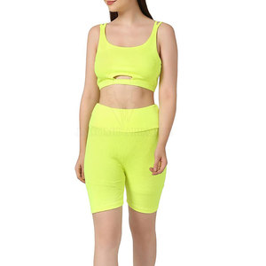 Ensemble short et soutien-gorge de sport pour femmes, fabrication pakistanaise, usage durable, commande en gros, pour clubs de fitness et vêtements de sport. - Product Image 2