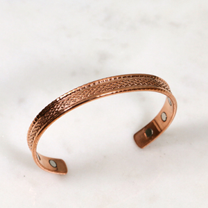 Bracelet de thérapie magnétique en cuivre pur - Jonc ouvert réglable pour soulager les douleurs arthritiques, bijou de bien-être et de guérison - Product Image 5