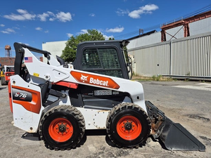 Cargadora Compacta de Dirección Deslizante 2022 863, Equipo de Construcción de Servicio Pesado, Carga Nominal de 200 Toneladas, Motor y Caja de Cambios - Product Image 3