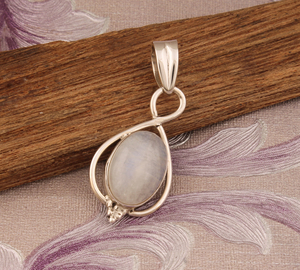 Wholesale Handcrafted Rainbow Moonstone Jewelry for Women Trendy Bohemian 925 Silver Pendant Genuine Gemstone Birthstone - Product Image 6