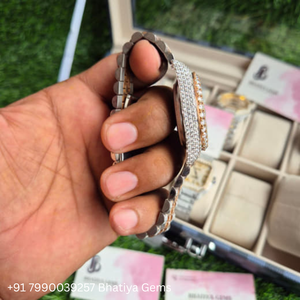 Montre pour homme entièrement sertie de pierres, bicolore or rose et argent, design en acier inoxydable, logo personnalisé disponible - Product Image 6