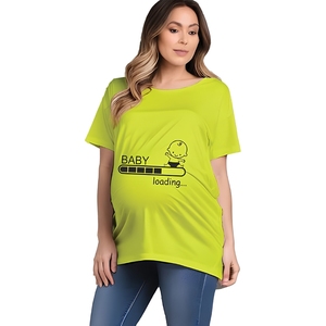 Camiseta de maternidad verde lima para mujer con estampado de dibujos animados de bebé, corte holgado, cuello redondo, informal, manga corta, top de jersey - Product Image 1