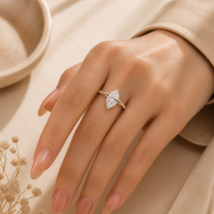 Bague de fiançailles en or jaune avec 2 diamants moissanite taille marquise et motif infini torsadé |   Bague de Mariage Minimaliste Vintage pour Femme - Product Image 1