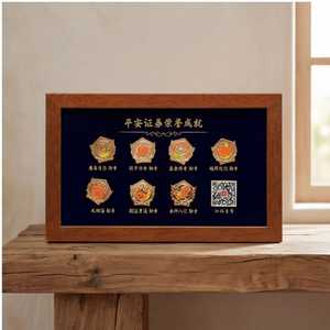 Cadre photo de bureau minimaliste moderne fait main en bois naturel, support pour affiches et impressions d'art - Product Image 1
