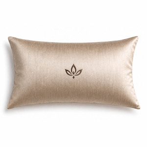 Coussin en Faux Soie avec Logo Personnalisé 18x12 Pouces Or Champagne Hôtel Resort Coussin Décoratif Vente en Gros - Product Image 1