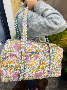 Bolsa de viaje grande de algodón acolchado, personalizada, para pasar la noche, espaciosa, para el fin de semana, equipaje de mano, ideal para escapadas. - Product Image 3
