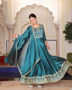 คอลเลคชั่นล่าสุด ชุดรามาอานาร์กาลีคุณภาพดีสำหรับผู้หญิง เหมาะสำหรับงานแต่งงาน งานดิวาลี งานปาร์ตี้ แขนเสื้อ 3/4 ผ้าไหมเครปลายรังโกลี - Product Image 6