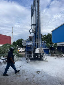 Machine de forage de puits d'eau montée sur camion, capacité de 300-350 mètres à 1000 pieds, à vendre - Product Image 5