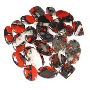 Cabochão de pedra de sangue africano mais vendido, pedra preciosa solta para uso em decoração de casa, disponível a preço acessível na Índia