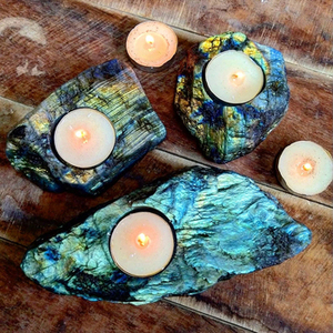 Cristal de labradorita natural para decoración del hogar con iluminación de selenita para portavelas y contenedor de velas tipo t-light - Product Image 1