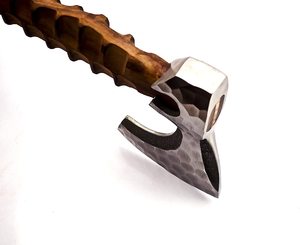 Hacha Vikinga Hecha a Mano 2026, Cabeza de Hacha de Acero al Carbono de Grado Industrial, Funda de Cuero Personalizada, Mango de Madera, para Camping - Product Image 3