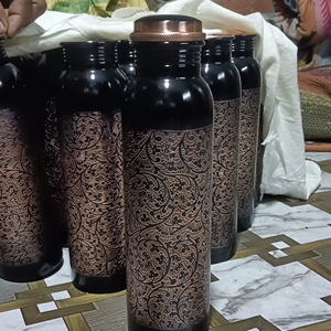 Bouteille en cuivre de qualité alimentaire Bouteille de cuisine et de table Bouteilles d'eau en cuivre pur Faire bouillir de l'eau Applicable pour une utilisation au bureau - Product Image 1