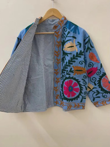 Chaqueta Acolchada de Algodón Hecha a Mano para Mujer, Cárdigan Artesanal Indio Color Crema, Ropa de Invierno Estilo Boho Chic, Abrigo Reversible con Frente Abierto - Product Image 3
