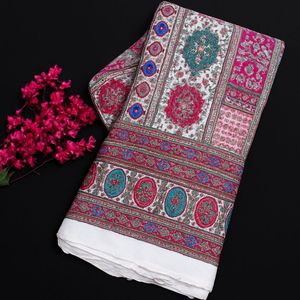 Tissu en soie Banarasi pure, brocart doux, motif géométrique, base blanc cassé, style jacquard pour vêtements - Mariage/Spécial - Product Image 2