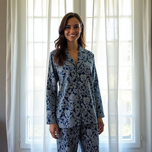 Indigo Dreamscape Fair-Trade Conjunto de ropa de dormir de algodón para mujer Pantalones de manga larga con bolsillos de tuberías funcionales Conjunto de ropa de dormir PJ - Product Image 1