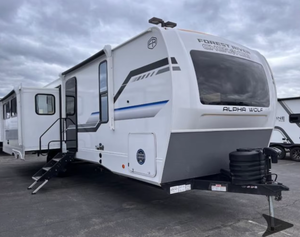 Roulottes de voyage d'occasion abordables 2026 Forest River RV Cherokee Alpha Wolf 26RL disponibles - Product Image 5
