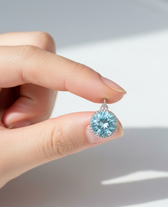 Colgante solitario de plata 925 con topacio azul, collar clásico para mujer para uso diario. - Product Image 4