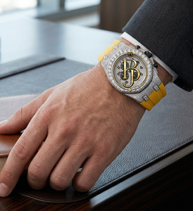 Montre-bracelet analogique de luxe Briva à quartz, bracelet en caoutchouc jaune, lunette incrustée de pierres précieuses, plusieurs sous-cadrans, sportive et élégante - Product Image 5