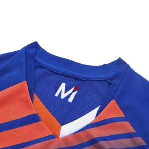 Ensemble d'uniformes de football imprimés haut de gamme en gros – Maillot et short de football personnalisés, professionnels, respirants, anti-UV, grandes tailles - Product Image 2