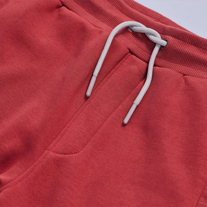 ชุดวอร์มผู้ชายสีแดงแบบมีฮู้ด แบรนด์ Alibaba Custom OEM & Wholesale Focus: ชุดเสื้อฮู้ดและกางเกงวอร์มผ้าฟลีซสีตัดกัน พร้อมโลโก้สั่งทำพิเศษ - Product Image 6