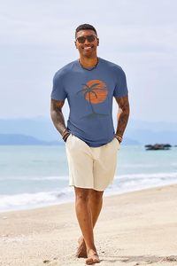 T-shirt à manches courtes bleu pour homme avec imprimé Forêt au coucher du soleil, col rond décontracté, coupe classique, en jersey de coton - Product Image 4