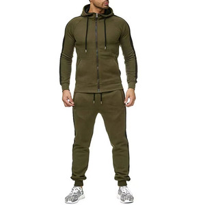 Chándal informal premium para hombre, corte ajustado. Sudadera con capucha y cremallera a juego con pantalones deportivos con rayas laterales. Tela Deportiva Suave y Transpirable, Ecológica - Product Image 2