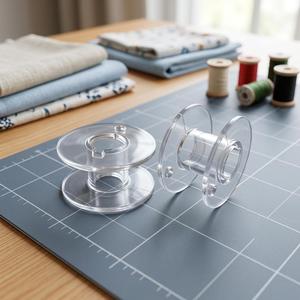 Bobina de plástico para máquina de coser AA0052 | Estuche Transparente de Plástico para Bobinas de Costura, Diseño Redondo y Simple, Accesorio para Máquina de Coser - Product Image 6
