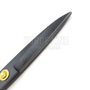 Tijeras profesionales con mango de latón para cortar tela, ideales para costura, confección de vestidos y manualidades. - Product Image 2