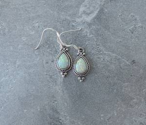 Boucles d'oreilles en opale blanche, argent sterling, opale scintillante, bijoux pierre de naissance d'octobre, cadeau élégant pour elle - Product Image 5