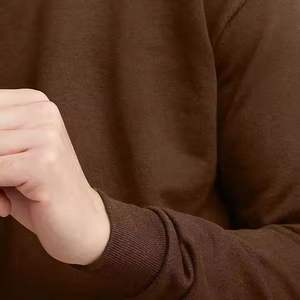 Sudadera con Capucha Personalizada de Alta Calidad con Efecto Desgastado por el Sol y Pedrería, Transpirable, 100% Algodón - Product Image 3