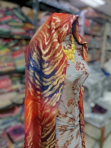 ผ้าคลุมไหล่สีเงินเทาแบบโซมาลี ฟรานซาวี ดีรัก ลายดอกกุหลาบ พร้อมผ้าคลุมลายพรีเมียมสำหรับงานแต่งงานและงานปาร์ตี้ - Product Image 2