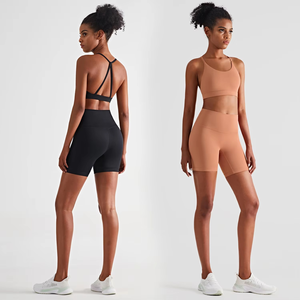 Conjunto Deportivo de Yoga con Estampado Moderno, Bra Deportivo y Leggings - Product Image 1