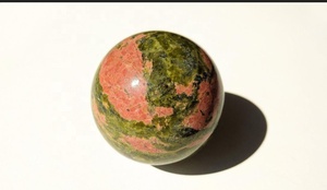 Sphère de cristal d'unakite naturelle, boule de pierre précieuse verte rose polie à la main pour la guérison, la méditation, la décoration de la maison et du bureau, cadeau - Product Image 4