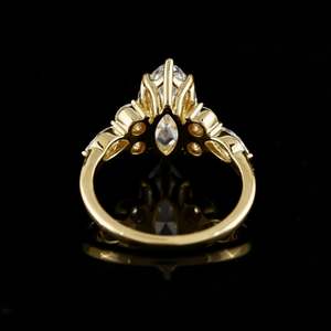 Anillo de compromiso y boda para mujer, chapado en oro rosa, con moissanita de corte marquesa vintage S925 y engaste de garras, diseño llamativo. - Product Image 3