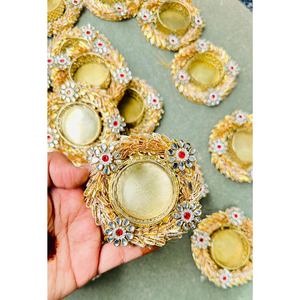 Ensemble de Diyas en métal faits à la main en forme de fleurs, vente en gros |   Porte-bougie décoratif pour table |   Faveurs et cadeaux pour les fêtes et festivals indiens - Product Image 1