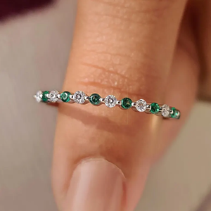 Elegante Anillo de Compromiso Chapado en Oro con Diamante Moissanita de Corte Redondo, Color Verde y Blanco, para Mujer, Joyería Fina, Regalo de Boda - Product Image 1