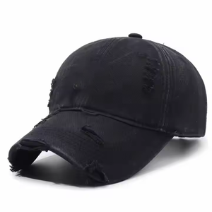 Gorra Snapback Roja de 6 Paneles con Diseño Desgastado y Rasgado, Unisex, Casual, para Adultos, Primavera/Verano, Color Sólido, Ajustable - Product Image 4