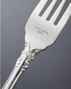 Ensemble de couverts en acier inoxydable de style victorien orné, avec poignée en forme de coquille, finition miroir, parfait pour les restaurants et les cafés. - Product Image 2