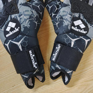 Gants de gardien de but en latex PU pour adultes et adolescents, protection antidérapante pour le football, pour les gardiens de but, pour une utilisation en extérieur également - Product Image 3