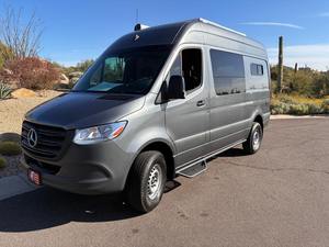 Fourgonnette Mercedes-Benz Sprinter <span class=keywords><strong>2500</strong></span> Apex 2020 d'occasion haut de gamme, conversion en camping-car, environ 13 600 milles, moteur V6 turbodiesel - Product Image 3
