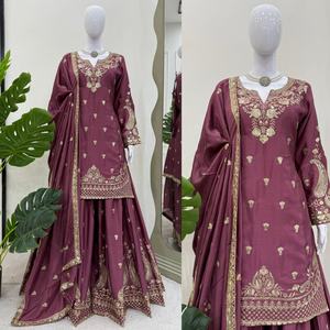 Salwar Kameez Sharara Palazzo en Georgette de créateur élégant, avec de magnifiques broderies modernes et complexes, exclusivement indien FATEMA - Product Image 1